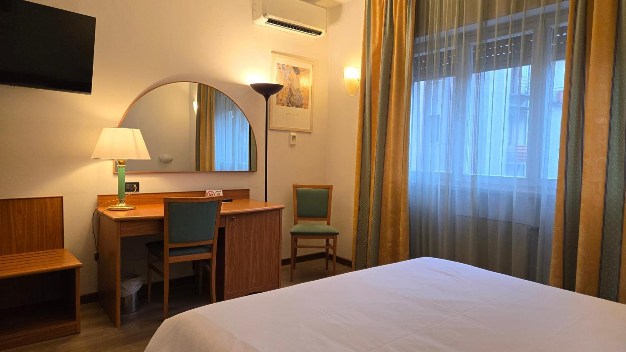 Hotel Cristallo Udine Exterior photo